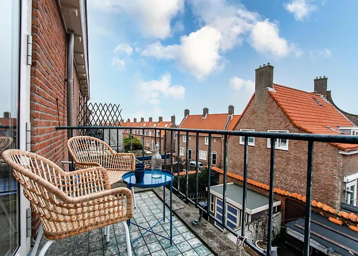 Semesterbostad Evership Just Minutes From The And Center Zandvoort